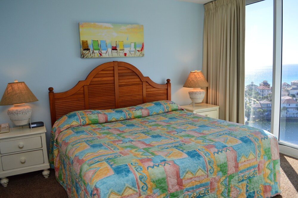 Pelican Beach Resort - photo 8