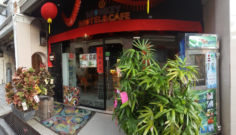 Monkey Motel & Café - carbon neutral hotel in Malacca