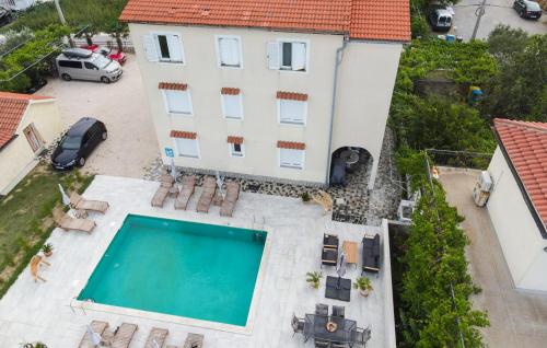 2 Bedroom Amazing Apartment In Lopar — 4-Star Luxury Hotel in Lopar, Croatia