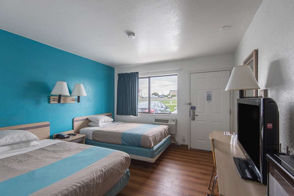 Motel 6 Kansas City MO Airport - photo 19