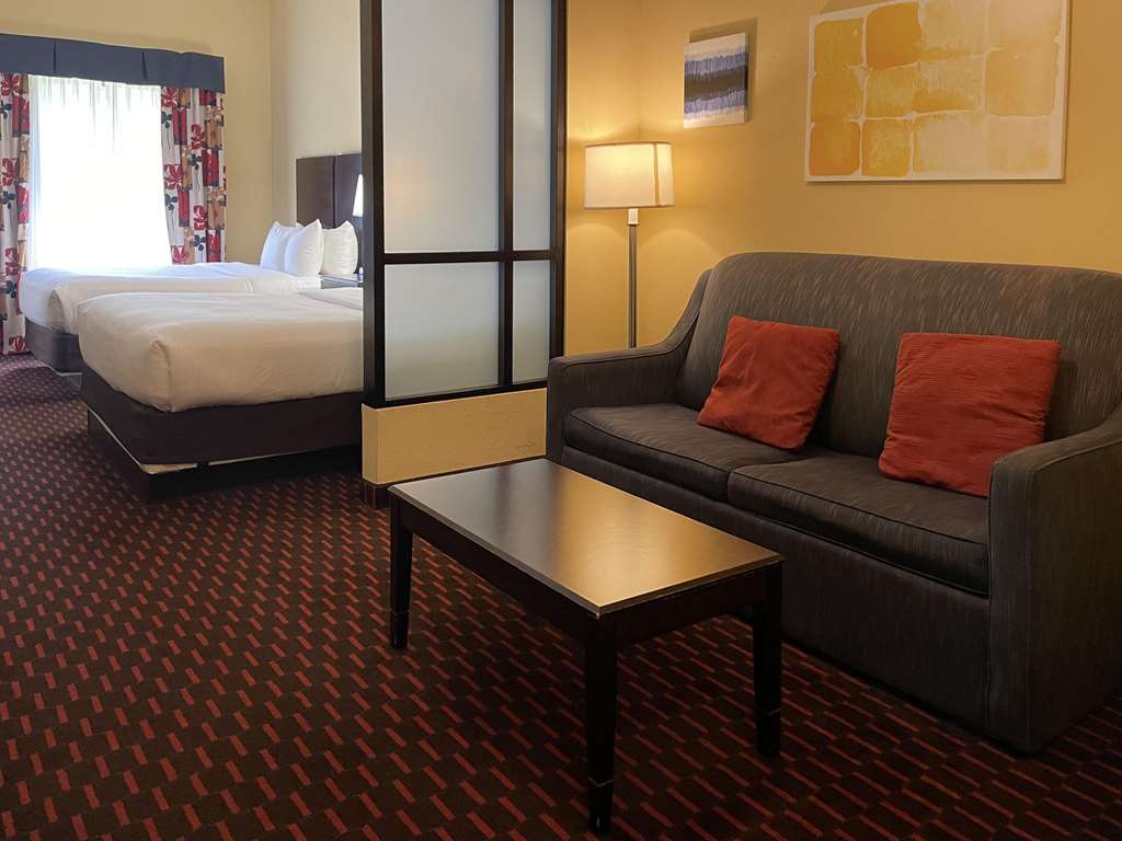 Comfort Suites Altoona North - photo 8