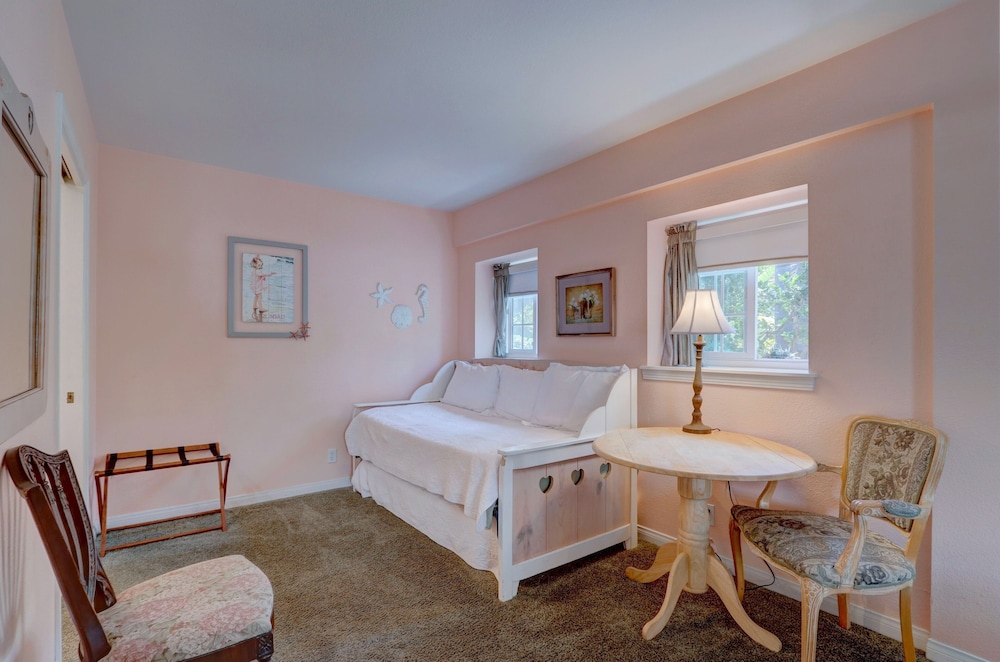 Pelican Cove Inn - photo 46