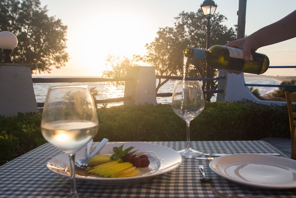 Akti Kastraki Beach in Naxos, Greece