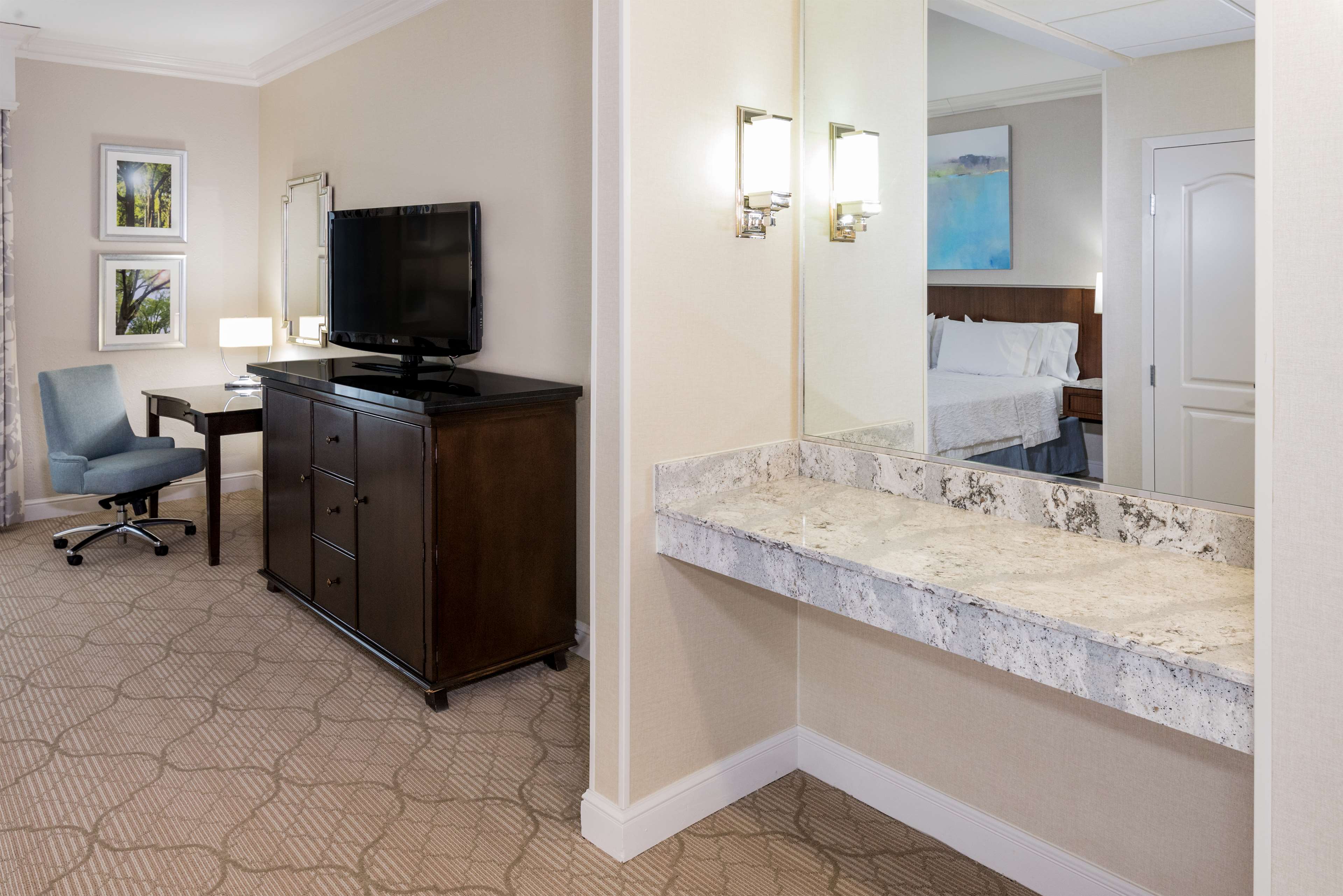 Hampton Inn & Suites Charlotte SouthPark at Phillips Place - photo 49