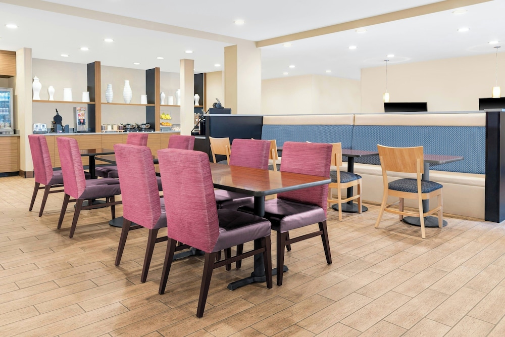 TownePlace Suites by Marriott Detroit Allen Park - photo 41