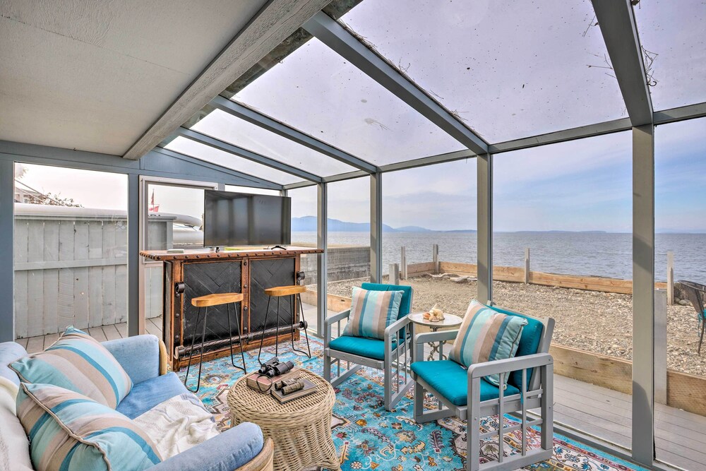 Oceanfront Ferndale Oasis with Fire Pit Grill — hotel in Ferndale