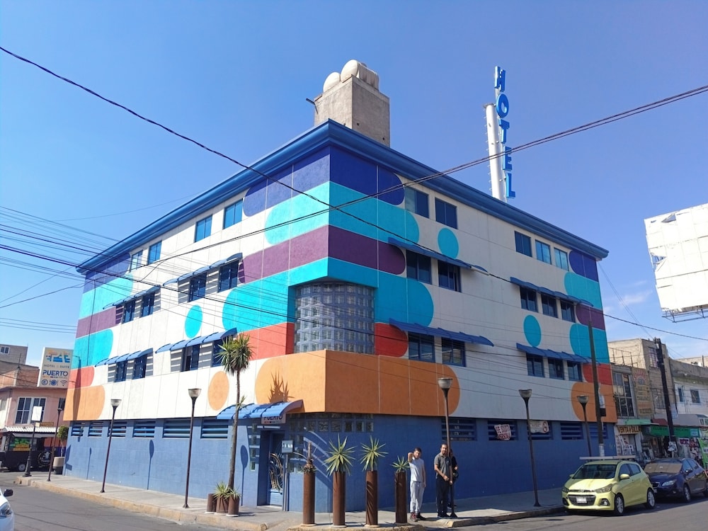 Hotel Puerto Angel in Nezahualcoyotl, Mexico