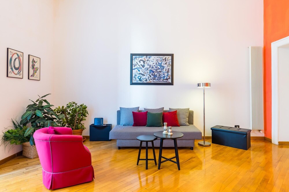 Portico 17 Charming House Close Promenade — 4-Star Luxury Hotel in Naples, Italy