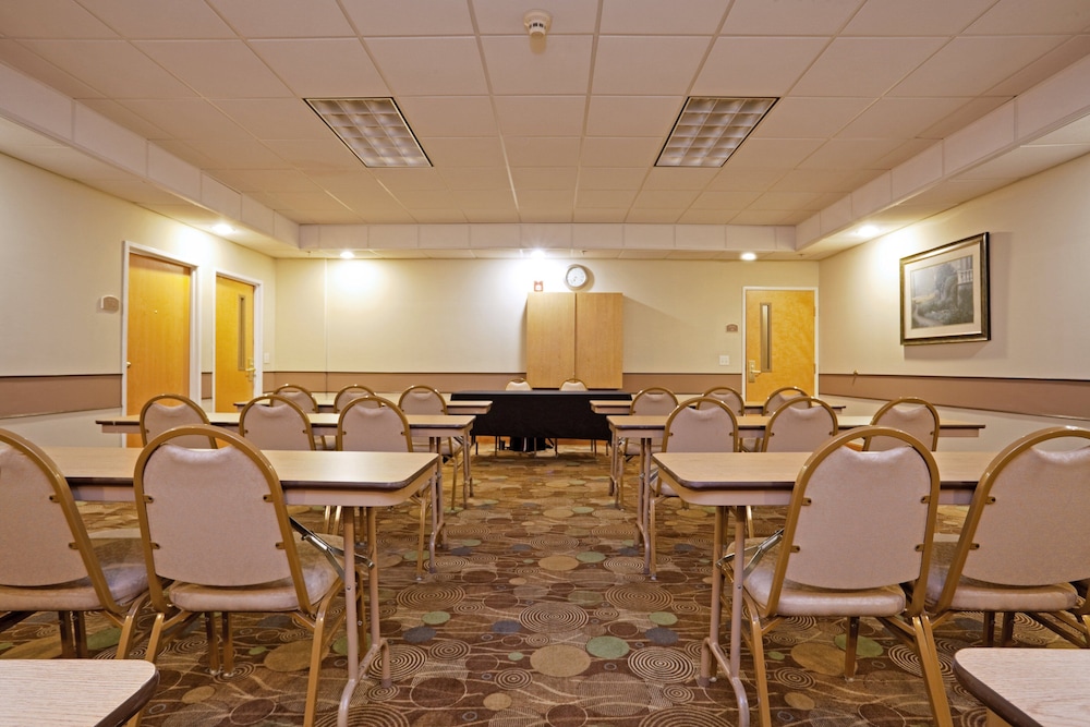 Holiday Inn Express & Suites Albermarle by IHG - photo 26