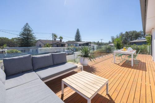 Robinson Retreat 3 Robinson St 4 bedrooms 2 bathrooms air con and Wi Fi — hotel in Anna Bay