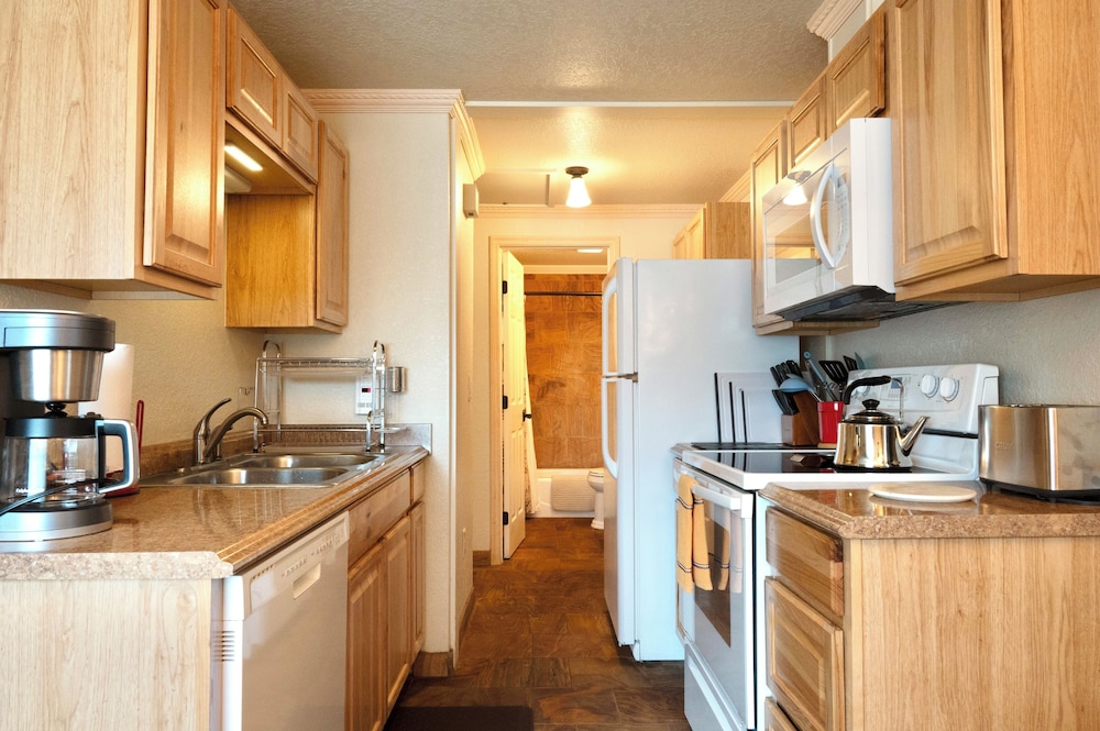 Yellowstone Gateway Inn - photo 58