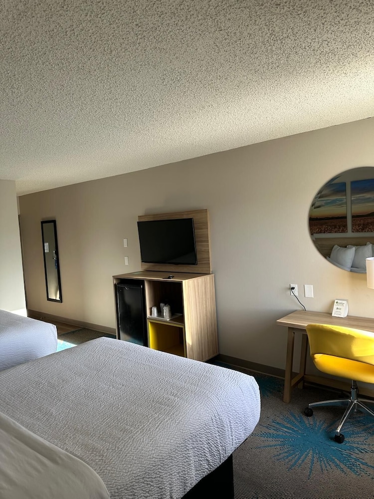 Days Inn by Wyndham Mandan Bismarck Area - photo 18