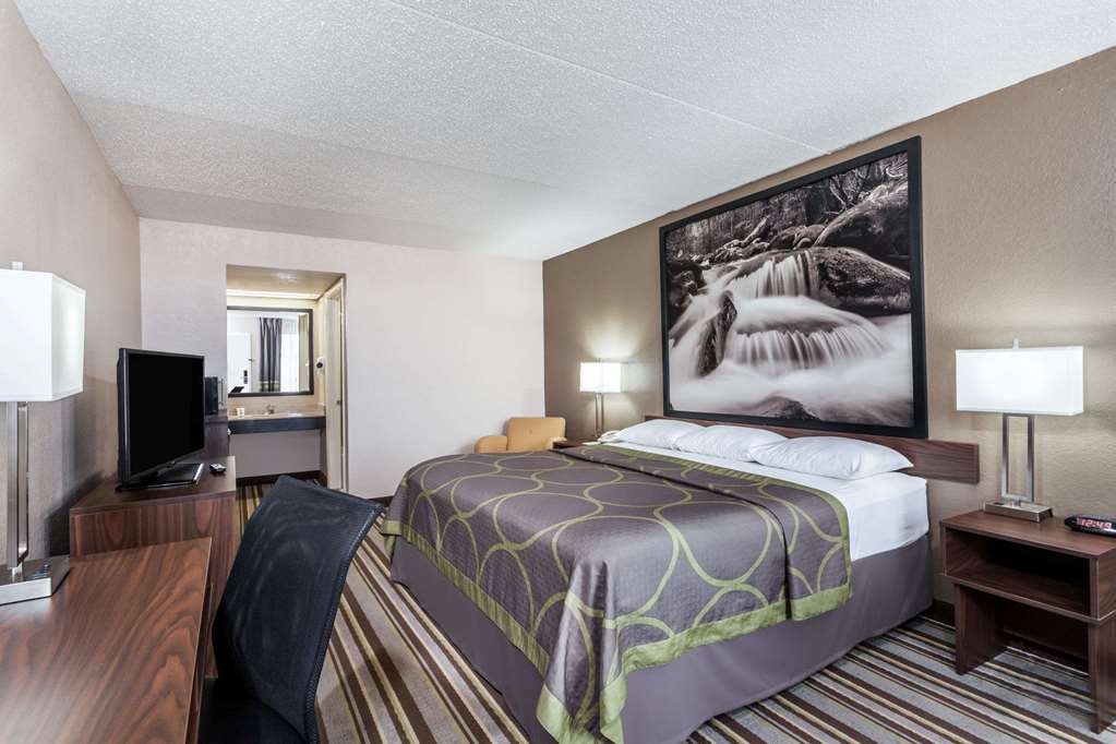 Super 8 by Wyndham Pigeon Forge Dollywood Lane - photo 12