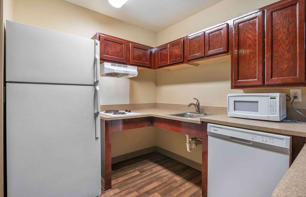 Extended Stay America Suites Indianapolis Northwest I465 - photo 25