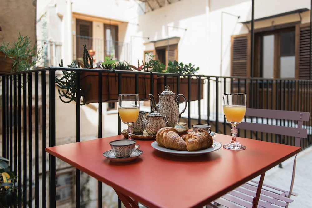 B&B Malvasia — 4-Star Luxury Hotel in Palermo, Italy