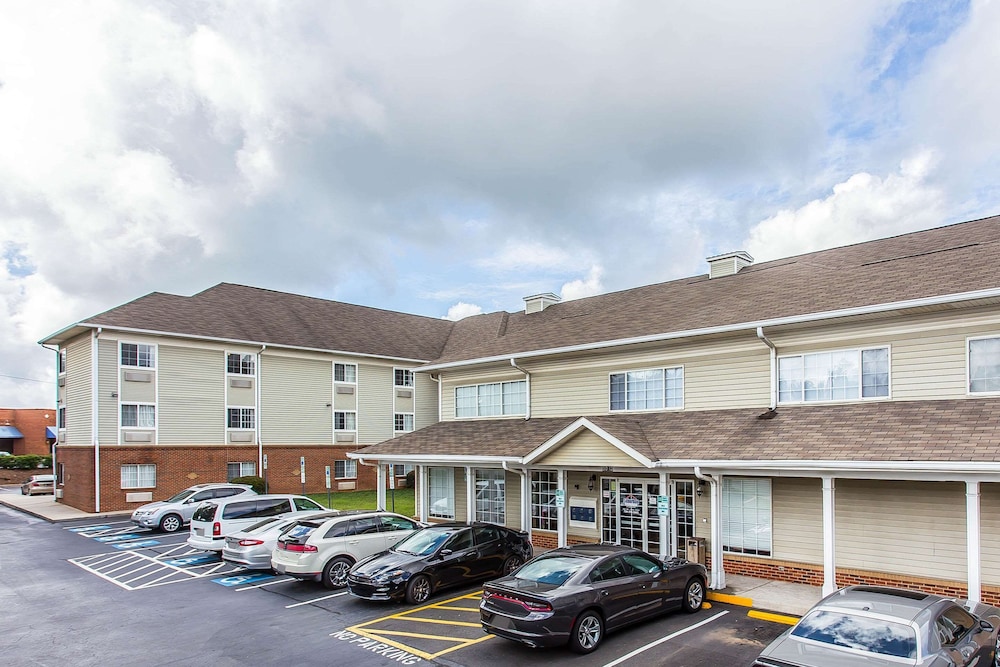Suburban Studios near University of North Carolina Charlotte - photo 34