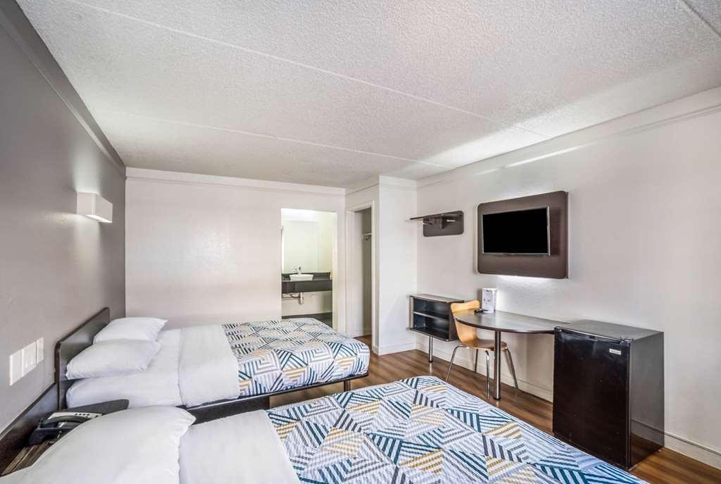 Motel 6 Dallas TX Market Center - photo 20