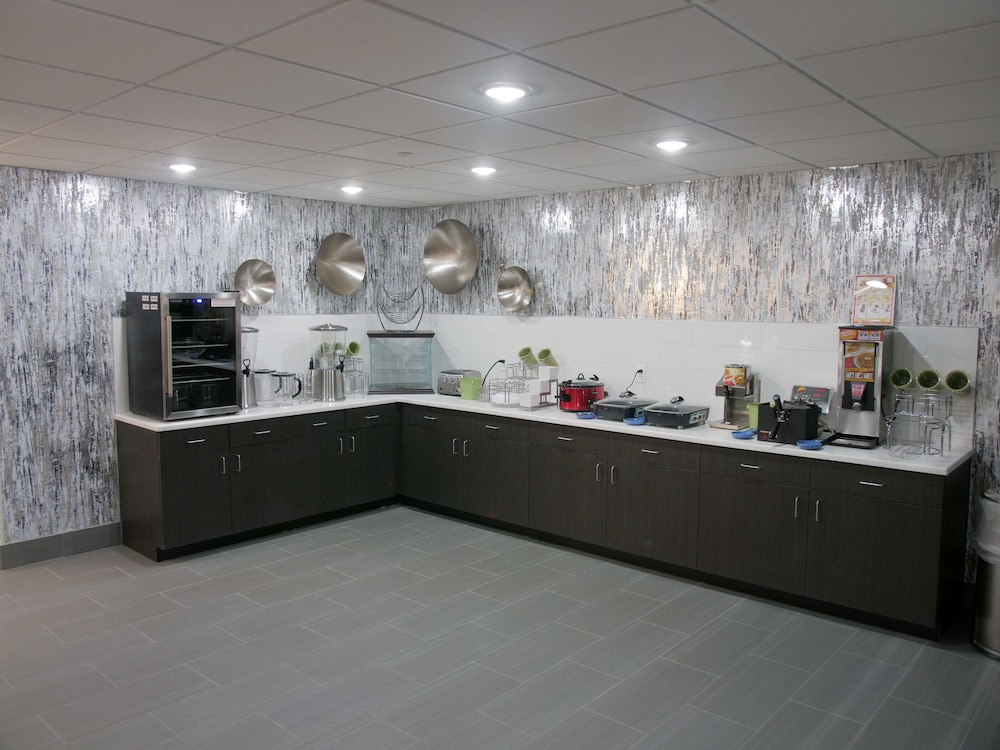 Wingate by Wyndham Louisville Fair and Expo - photo 51