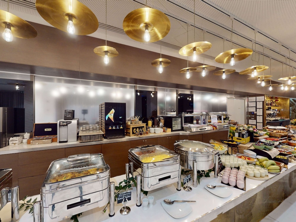 מזון ומשקאות