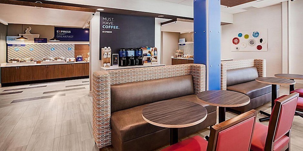 Holiday Inn Express & Suites Kokomo South by IHG - photo 19