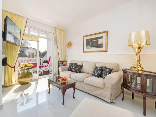 Haus Liebeskind WG 4 Gelbe Calla — 4-Star Luxury Hotel in Ostseebad Binz, Germany