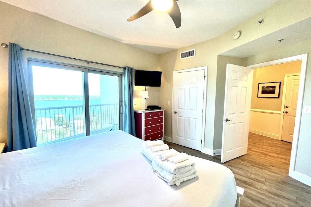 Crystal Tower 1109 2 Bedroom Condo by RedAwning - photo 4