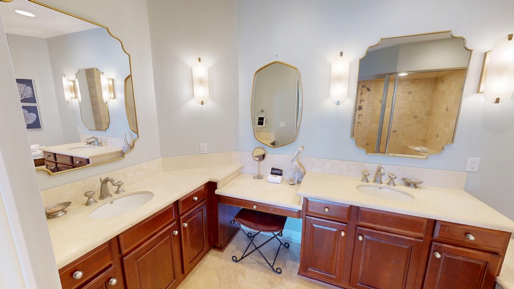 Silver Beach Towers 1905E is a Gulf Front 3 BR Penthouse Free Beach Service by RedAwning - photo 30