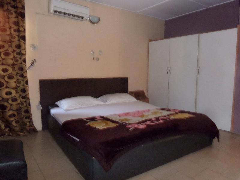 Kristabel Hotel And Suites