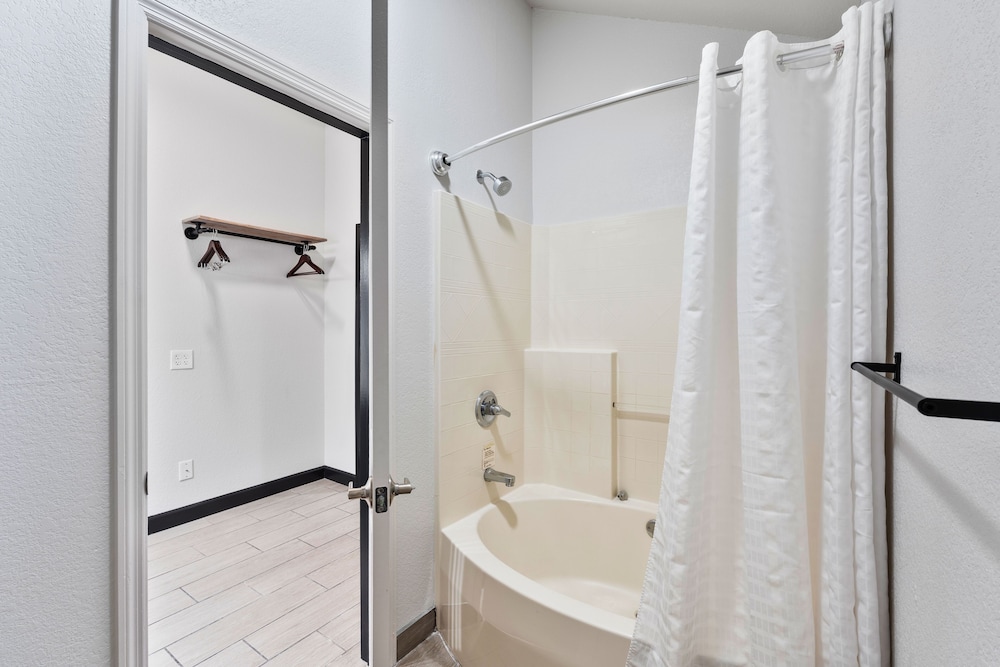 Tremont Lodge & Resort - photo 110