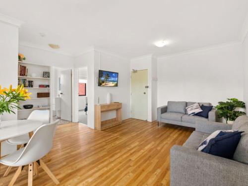 Shoreline Unit 2 1 Intrepid Close — 4-Star Luxury Hotel in Nelson Bay, Australia