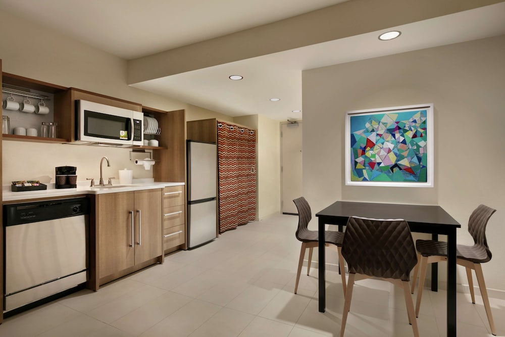 Home2 Suites by Hilton Chantilly Dulles Airport - photo 16