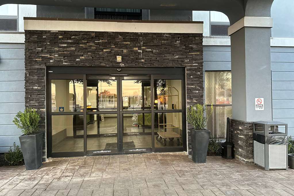 Ramada by Wyndham Burkburnett Wichita Falls - photo 3