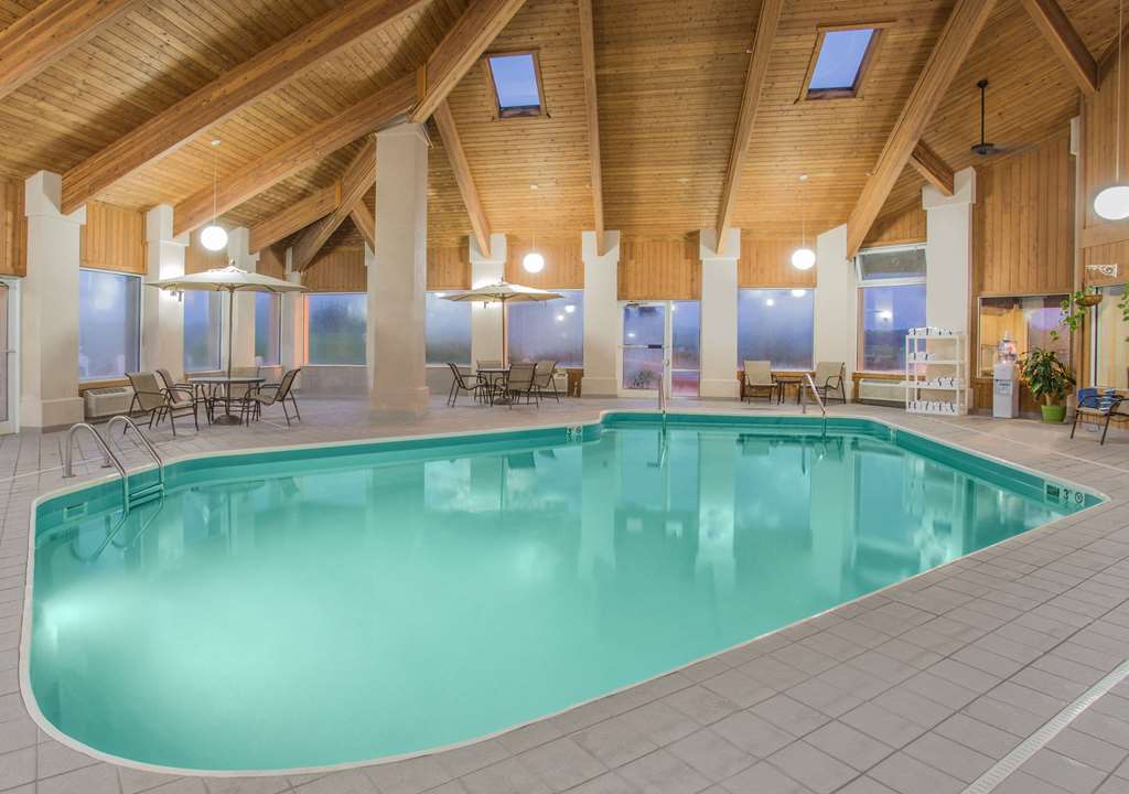 Baymont by Wyndham Freeport - photo 3