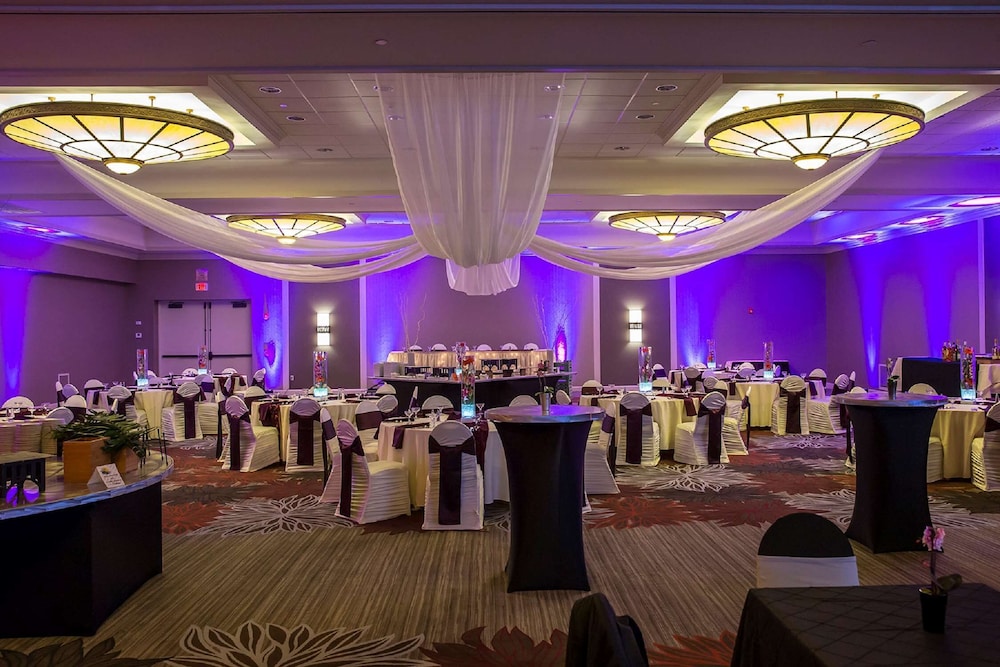 DoubleTree by Hilton Pittsburgh Green Tree - photo 28