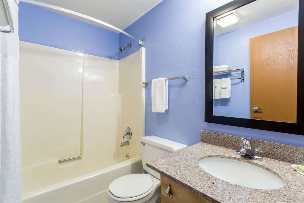 Super 8 by Wyndham Douglas - photo 10