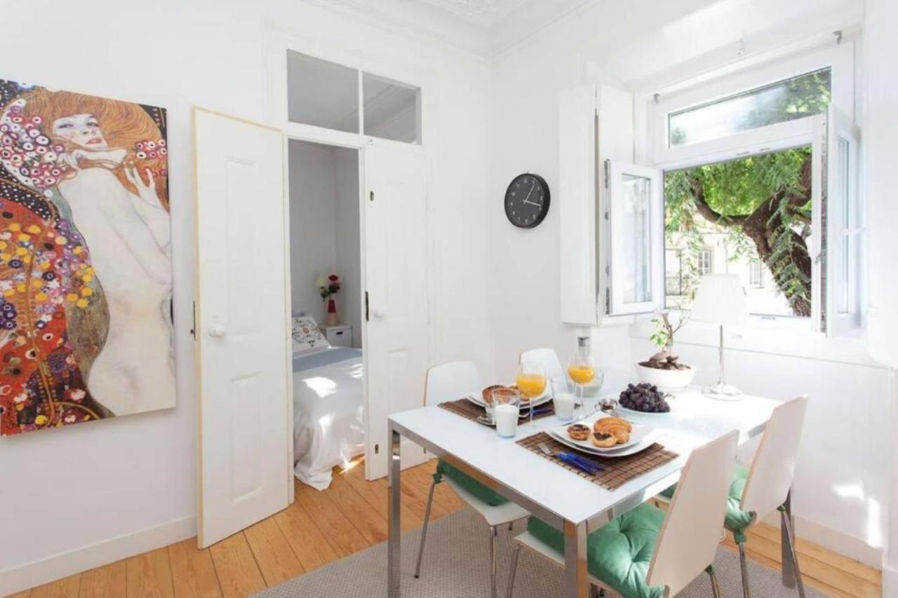 Beatiful Alfama charming apartment — 4-Star Luxury Hotel in Lisbon, Portugal