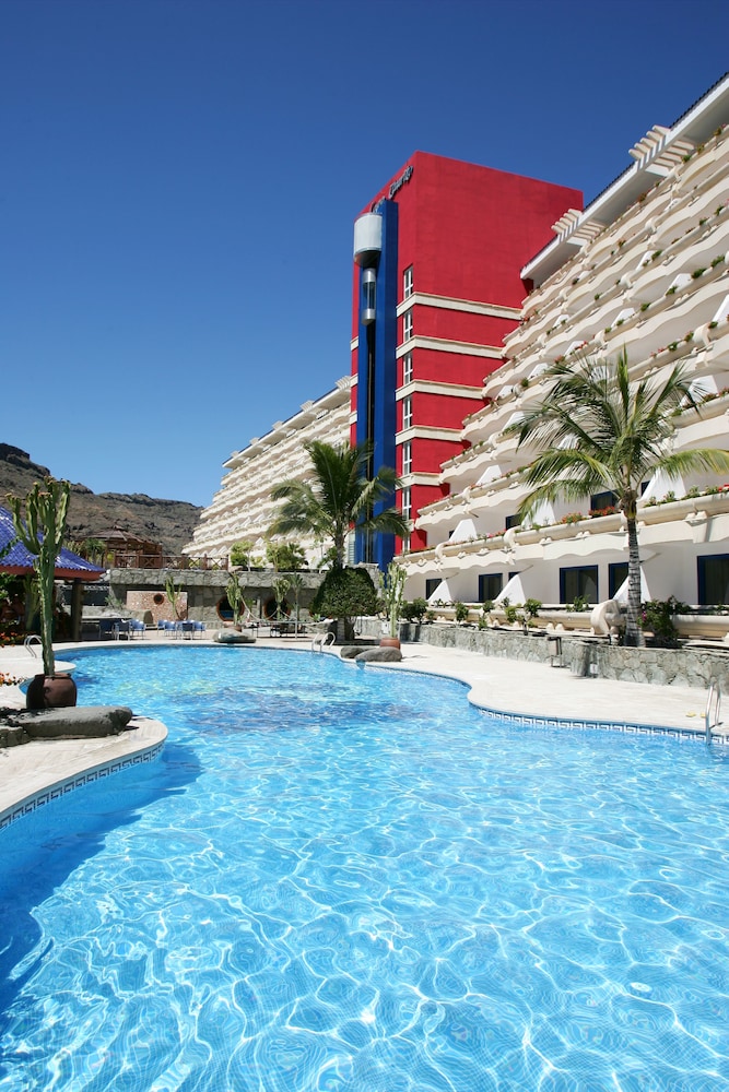 Hotel LIVVO Lago Taurito & Aquapark in Mogan, Spain