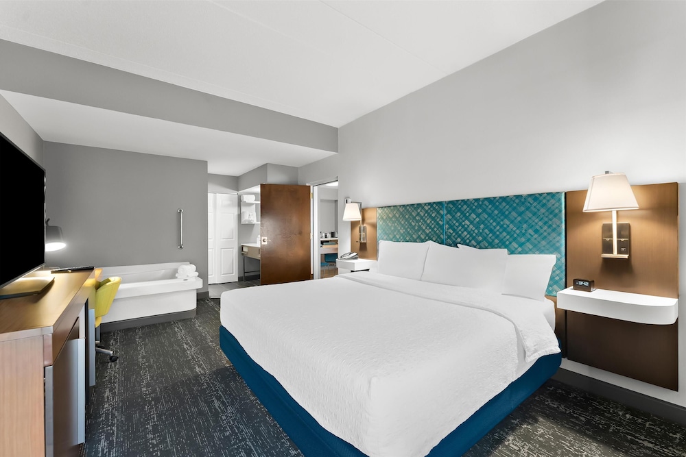 Hampton Inn & Suites Newtown - photo 63