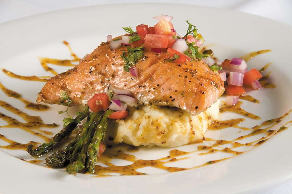 Historic Boone Tavern Hotel and Restaurant - photo 2