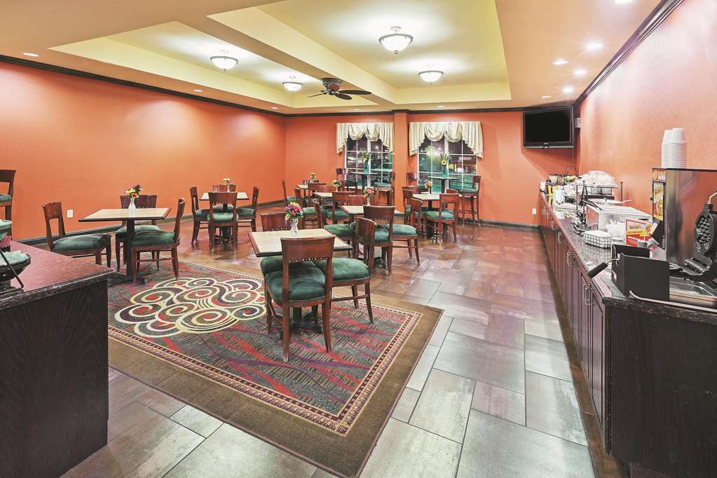 La Quinta Inn & Suites by Wyndham Eastland - photo 48