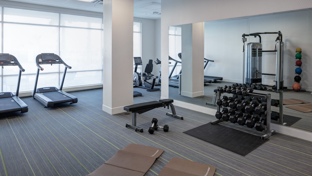 Holiday Inn Express & Suites Orlando at SeaWorld by IHG - photo 37