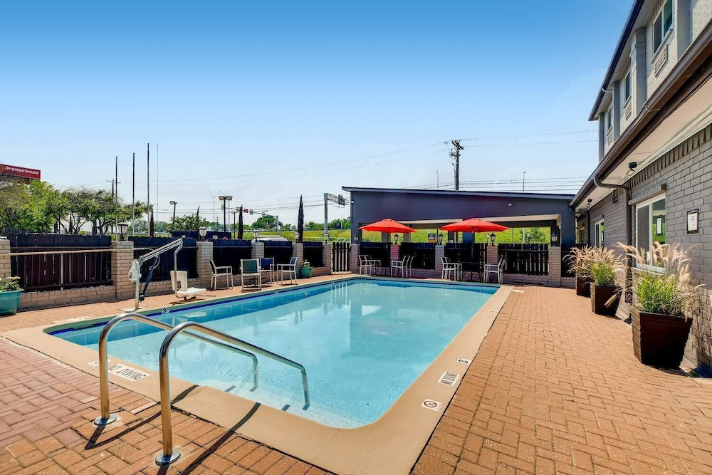 Orangewood Inn & Suites Midtown - photo 37