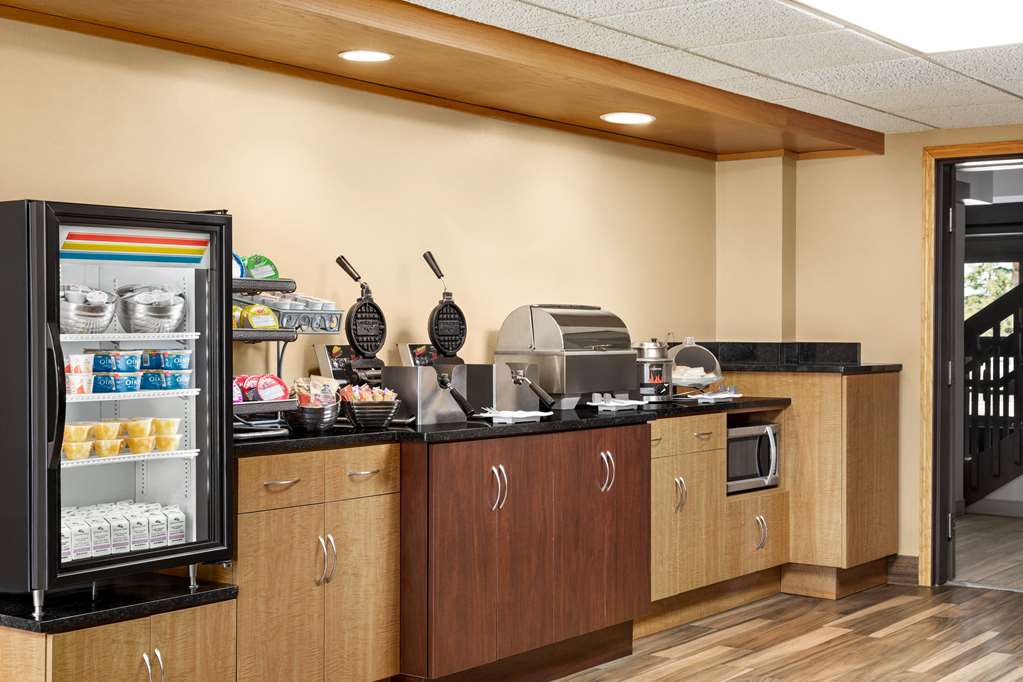 AmericInn by Wyndham Baudette - photo 68