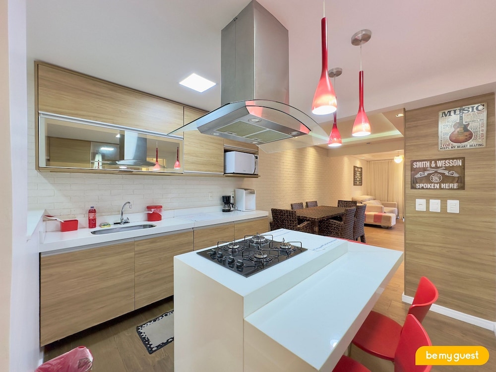 Les Closeries du Golfe - carbon neutral hotel in Theix