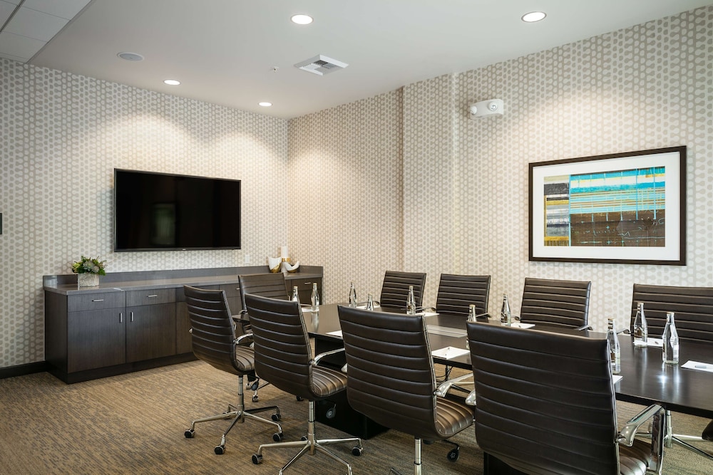 Hampton Inn & Suites by Hilton Seattle Northgate - photo 39
