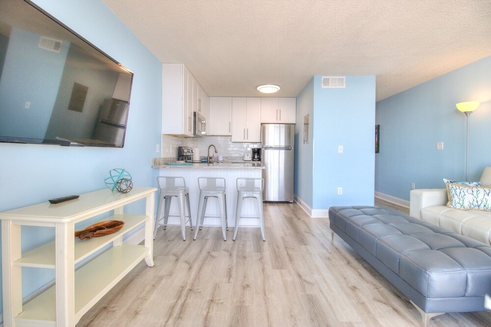 1109 Blue Heaven by Atlantic Towers — 4-Star Luxury Hotel in Carolina Beach, United States