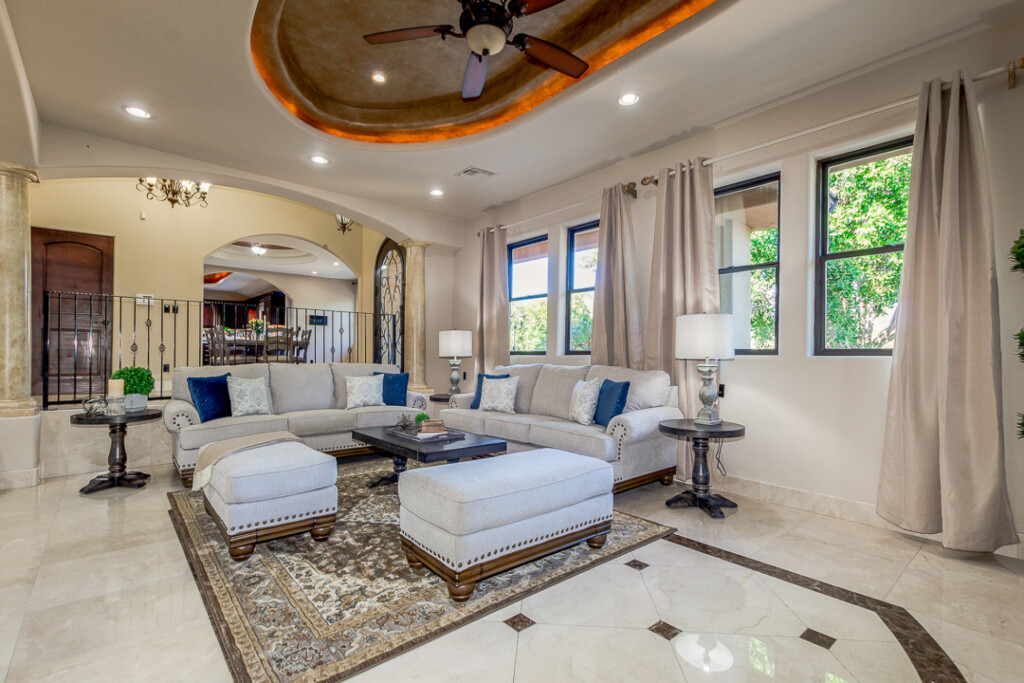 Your Oasis Private Estate Resort 6bdrm 5.5 Bath Pool Misters in Paradise Valley, United States