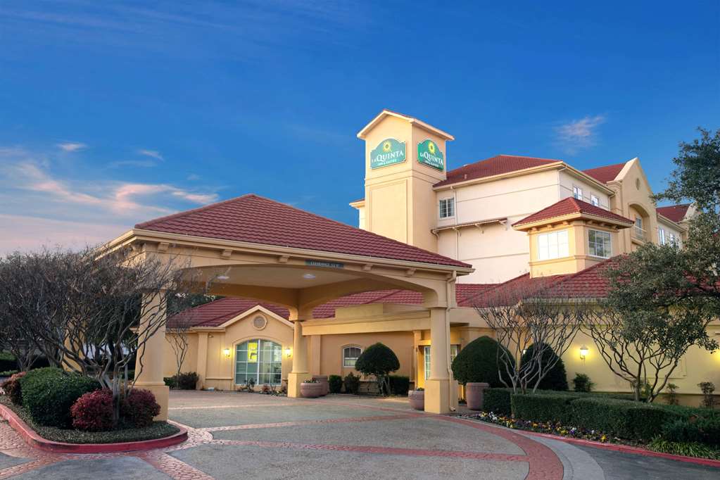 La Quinta Inn & Suites by Wyndham Dallas Arlington South - featured photo