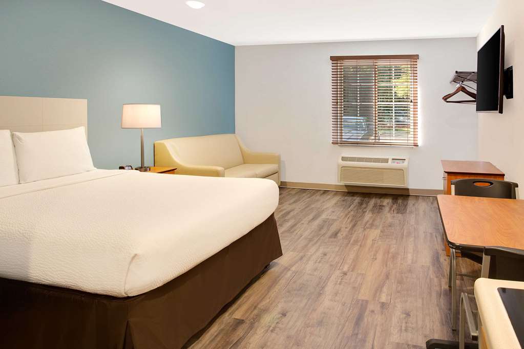 WoodSpring Suites Charlotte Shelby - photo 9