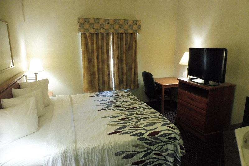 Red Roof Inn & Suites Galloway - photo 9